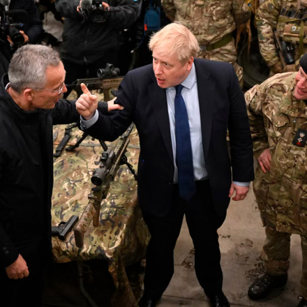 Premierminister Boris Johnson warnte mit der russischen Invasion vor „noch dunkleren Tagen“